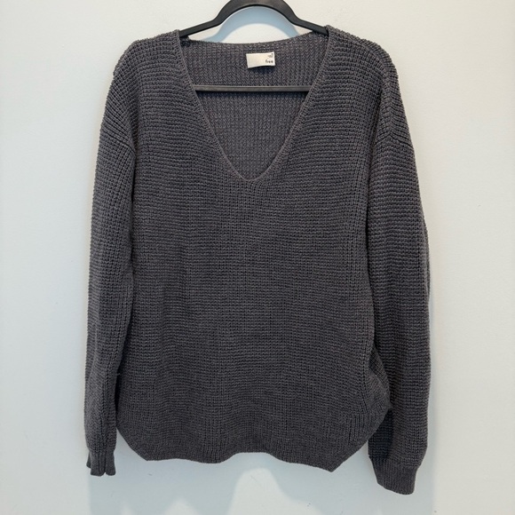 Aritzia Wilfred Free 100% Merino Wool V-Neck Sweater  Waffle Knit SZ M - Picture 2 of 12